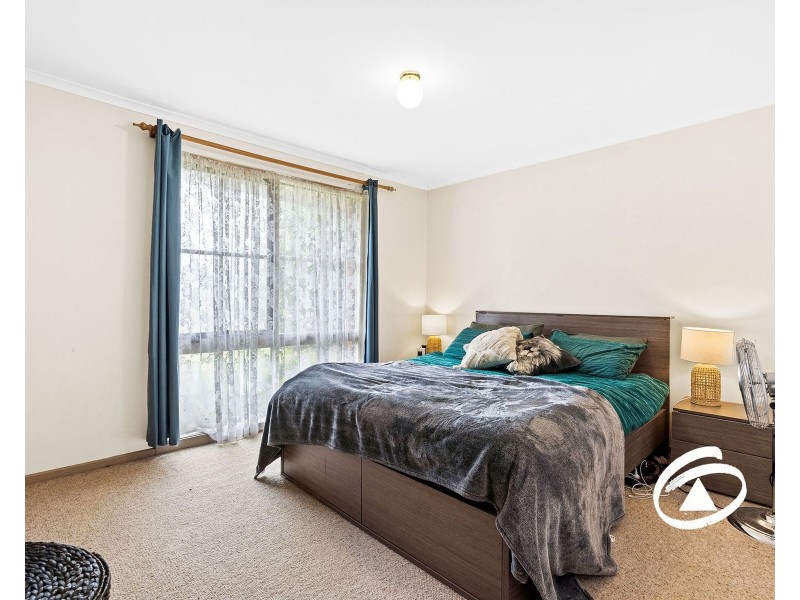 24 Guildford Crescent, Narre Warren VIC 3805