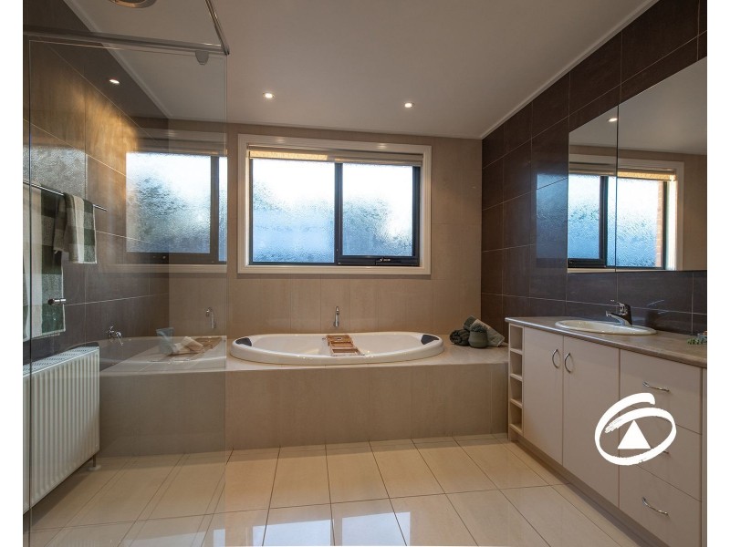 5 Rutland Road, Berwick VIC 3806