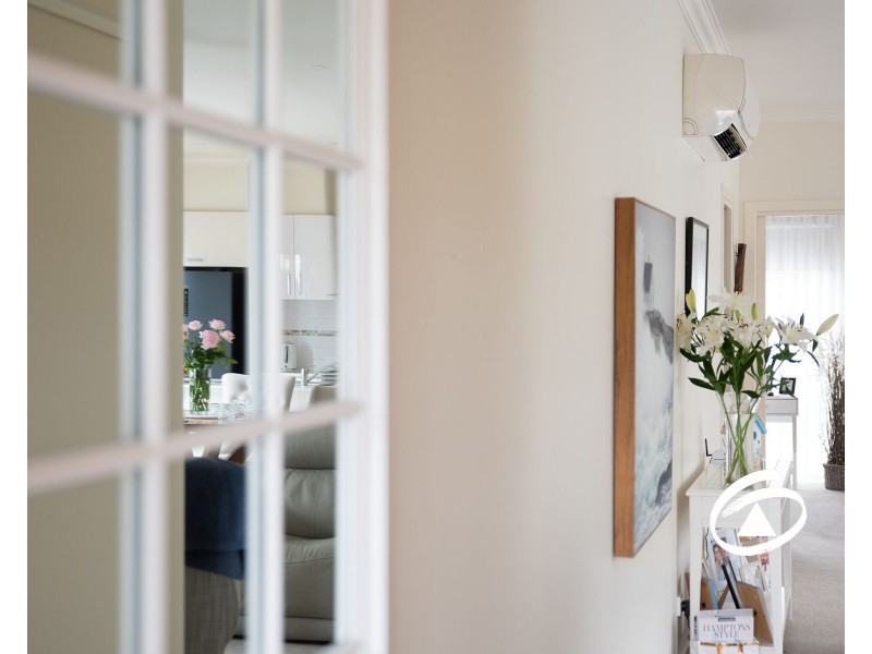 2/8 Castlegate Place, Berwick VIC 3806