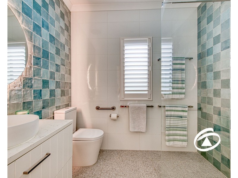 2/8 Castlegate Place, Berwick VIC 3806