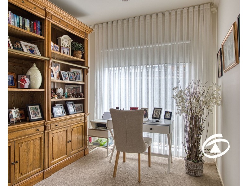 2/8 Castlegate Place, Berwick VIC 3806