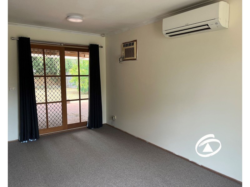 130 Warana Drive, Hampton Park VIC 3976