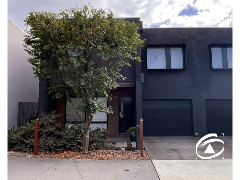 11 Willowdene Way, Berwick VIC 3806