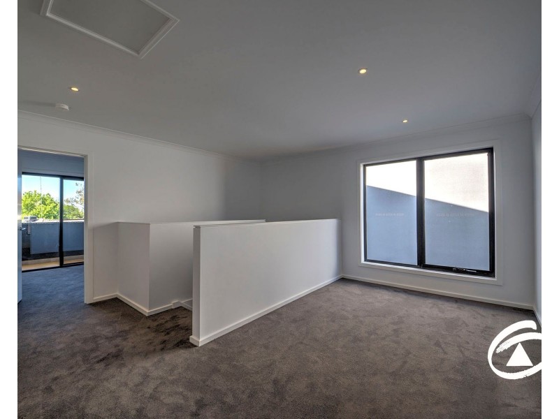 11 Willowdene Way, Berwick VIC 3806