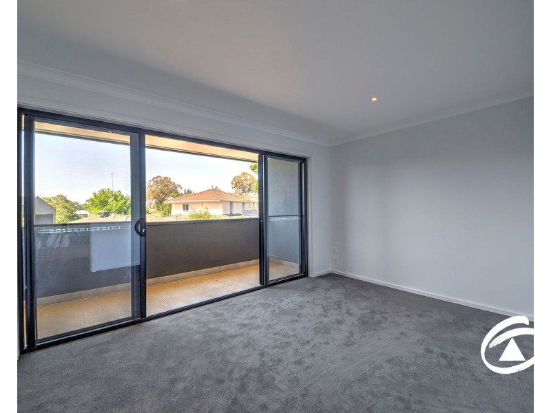 11 Willowdene Way, Berwick VIC 3806