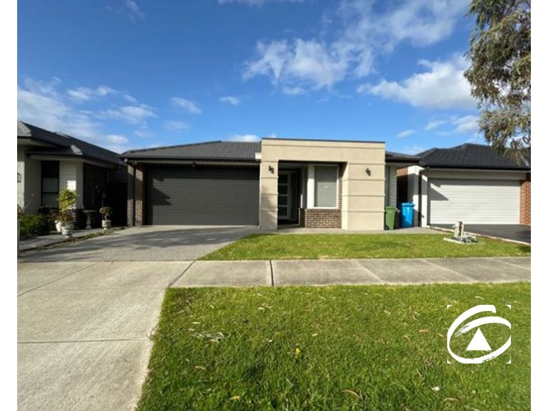 6 Hoosier Road, Clyde North VIC 3978