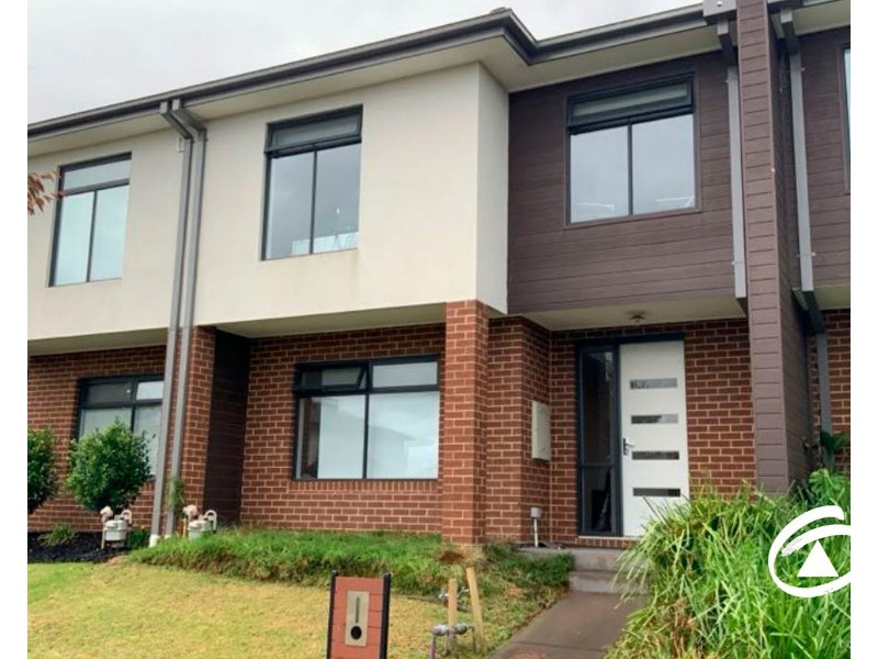 32 Renam Street, Pakenham VIC 3810