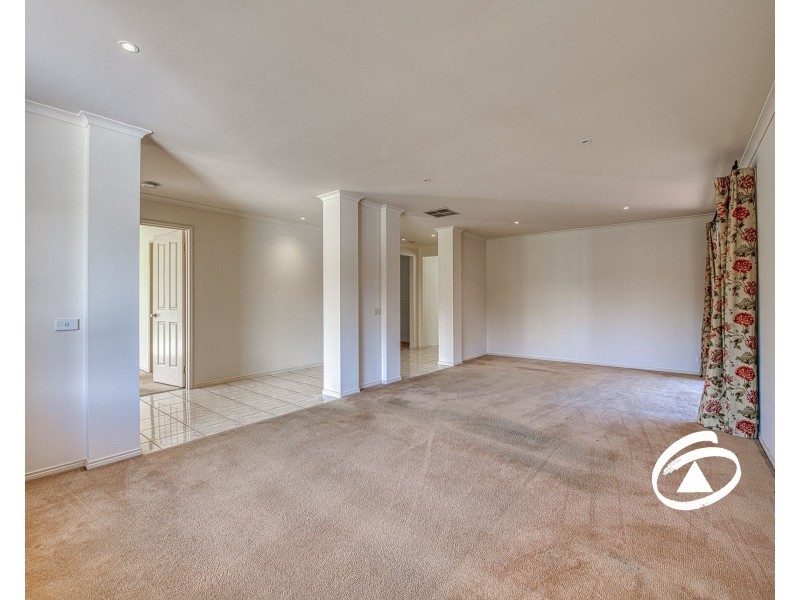 9 Spring Water Crescent, Cranbourne VIC 3977