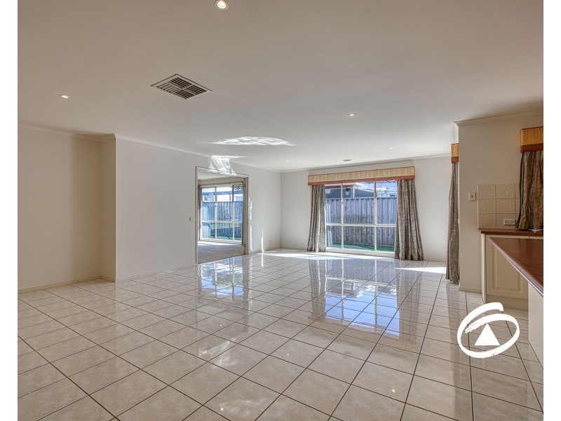 9 Spring Water Crescent, Cranbourne VIC 3977