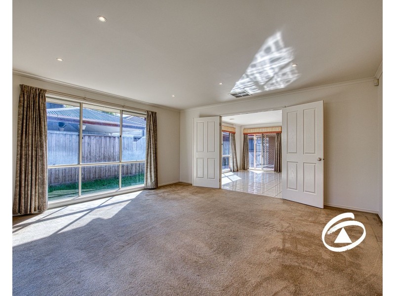 9 Spring Water Crescent, Cranbourne VIC 3977