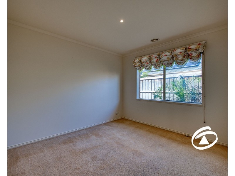 9 Spring Water Crescent, Cranbourne VIC 3977