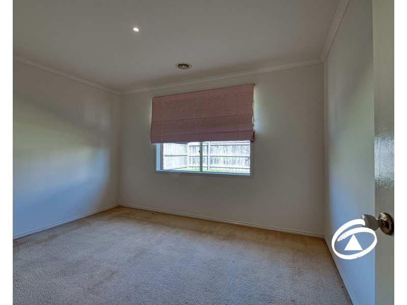 9 Spring Water Crescent, Cranbourne VIC 3977