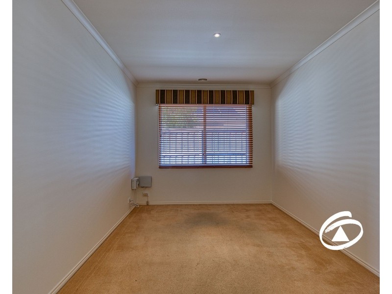 9 Spring Water Crescent, Cranbourne VIC 3977