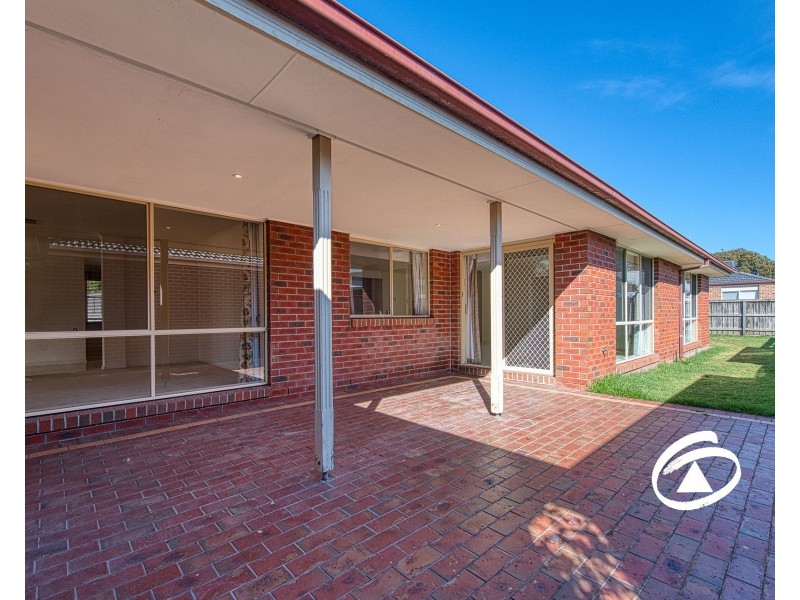 9 Spring Water Crescent, Cranbourne VIC 3977