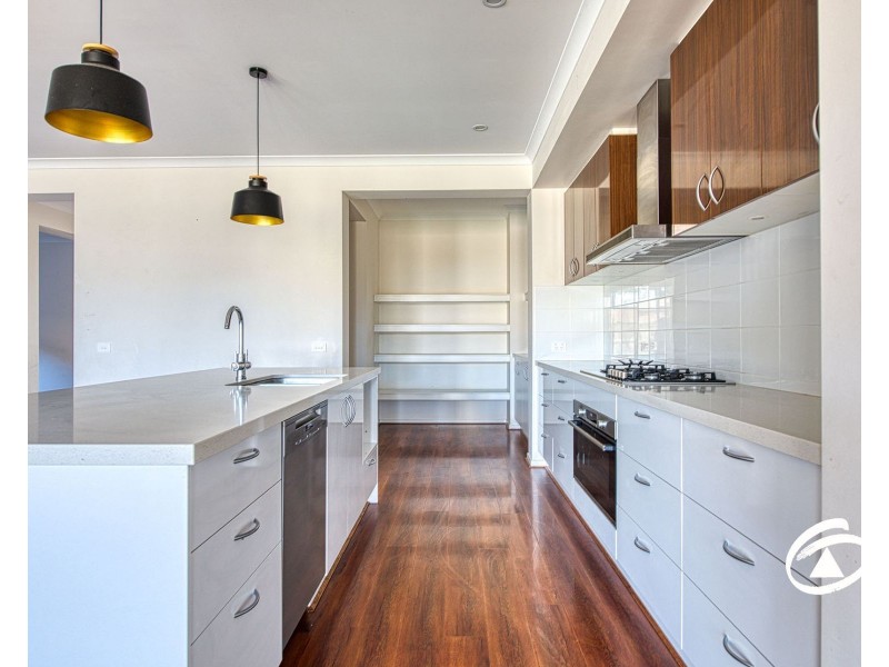 70 Viewbright Road, Clyde North VIC 3978