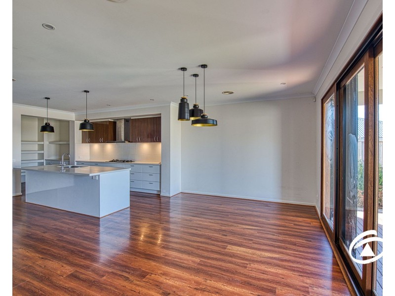 70 Viewbright Road, Clyde North VIC 3978