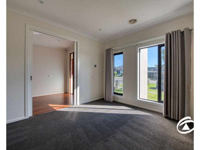 70 Viewbright Road, Clyde North VIC 3978