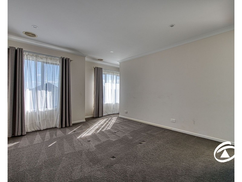 70 Viewbright Road, Clyde North VIC 3978