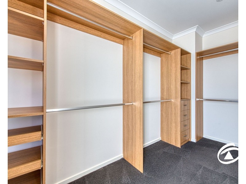 70 Viewbright Road, Clyde North VIC 3978