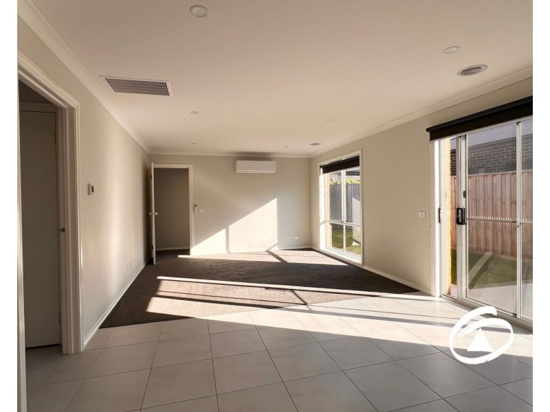 10 Matchett Drive, Clyde VIC 3978