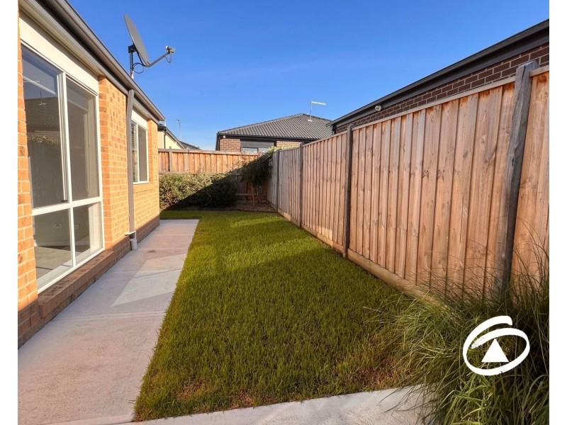 10 Matchett Drive, Clyde VIC 3978