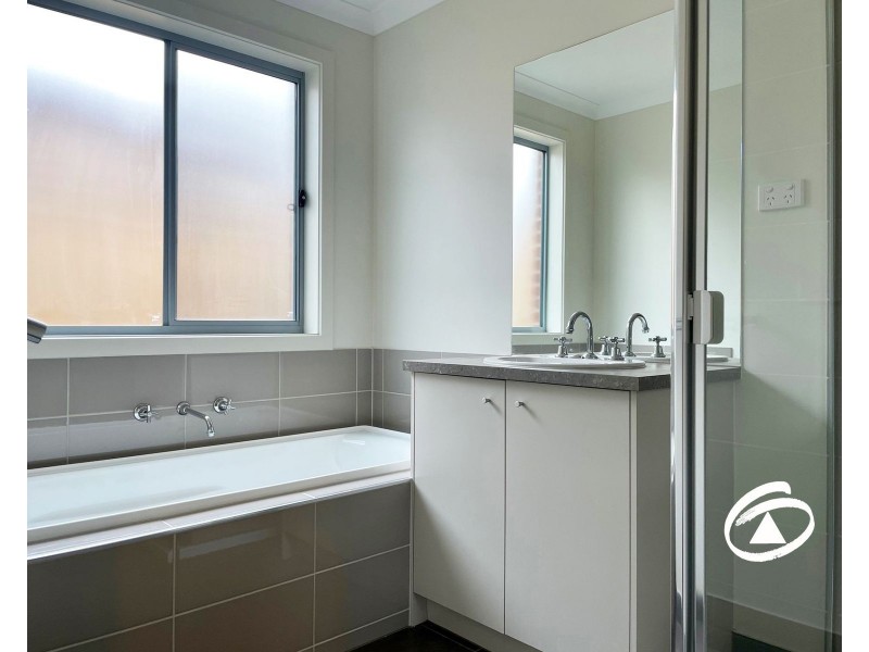 26 Botany Way, Cranbourne East VIC 3977