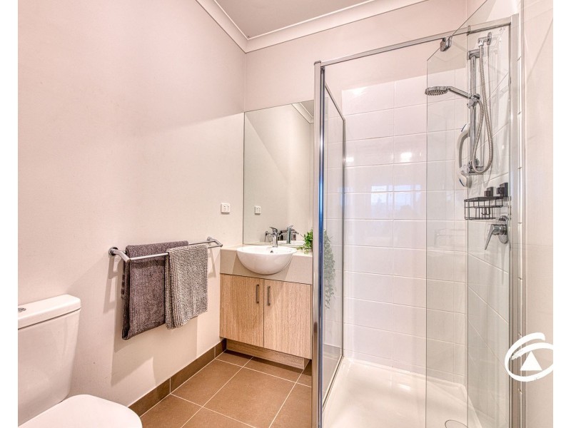 10 Corbin Walk, Officer South VIC 3809