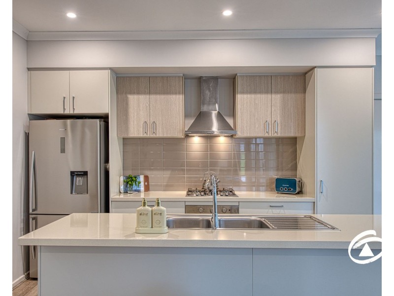 10 Corbin Walk, Officer South VIC 3809