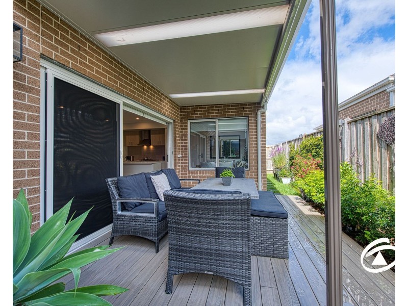 10 Corbin Walk, Officer South VIC 3809