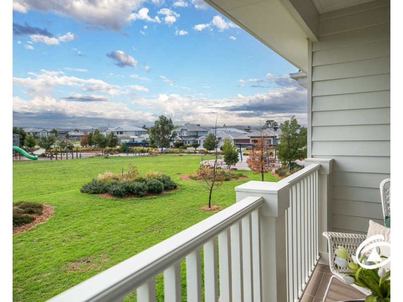 10 Corbin Walk, Officer South VIC 3809