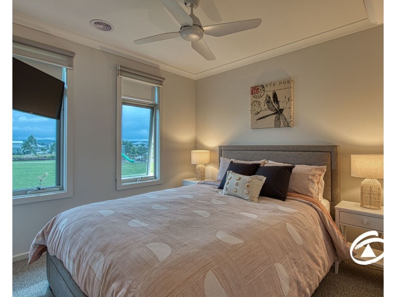 10 Corbin Walk, Officer South VIC 3809