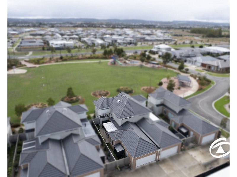 10 Corbin Walk, Officer South VIC 3809