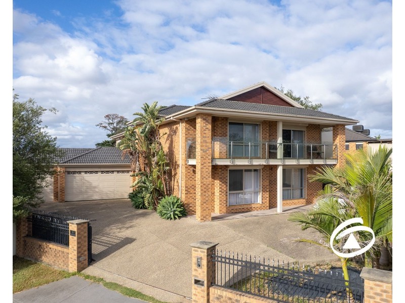 6 Cardiff Grove, Cranbourne East VIC 3977