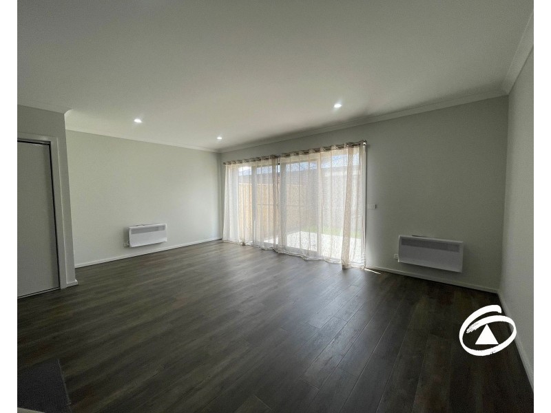 5 Greenhouse Grange, Officer VIC 3809