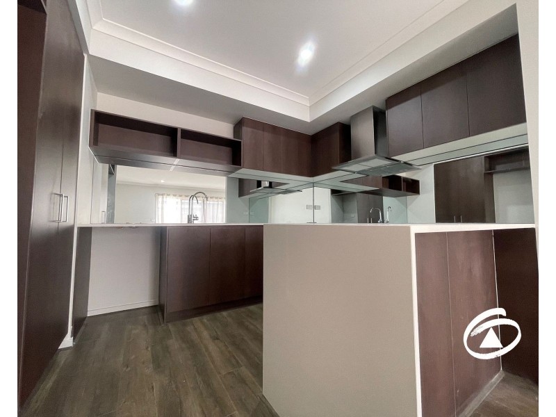 5 Greenhouse Grange, Officer VIC 3809