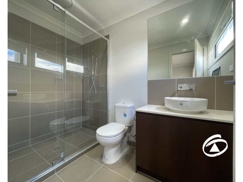 5 Greenhouse Grange, Officer VIC 3809