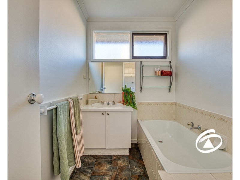 13 Opal Court, Narre Warren VIC 3805