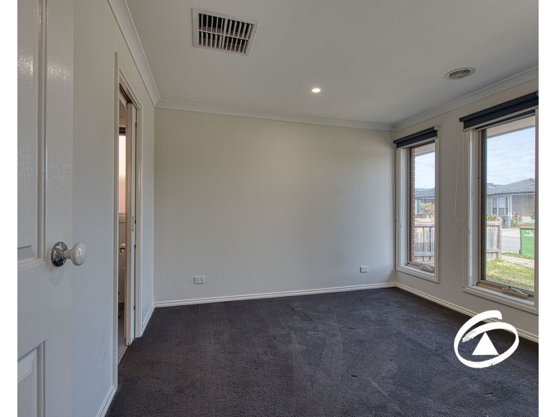 54 Poe Circuit, Officer VIC 3809