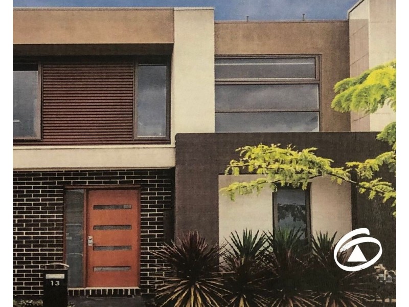 13 Fleuve Rise, Clyde North VIC 3978