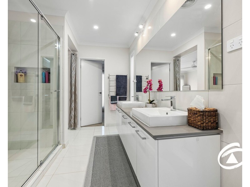 13 Moorgate Road, Clyde North VIC 3978