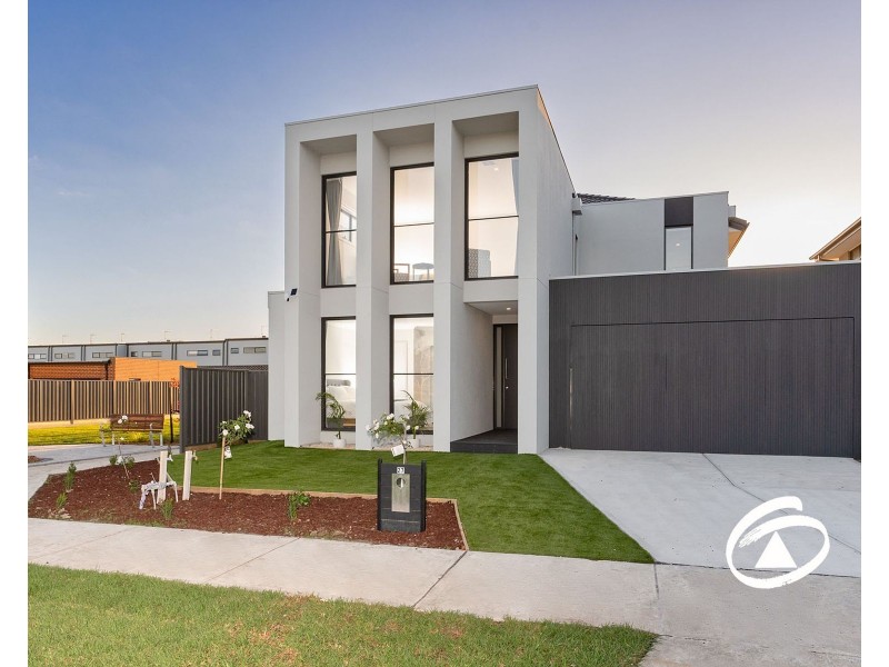 27 Fairground Promenade, Berwick VIC 3806