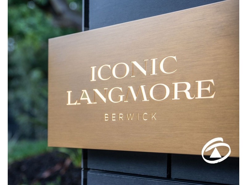 201/26 Langmore Lane, Berwick VIC 3806
