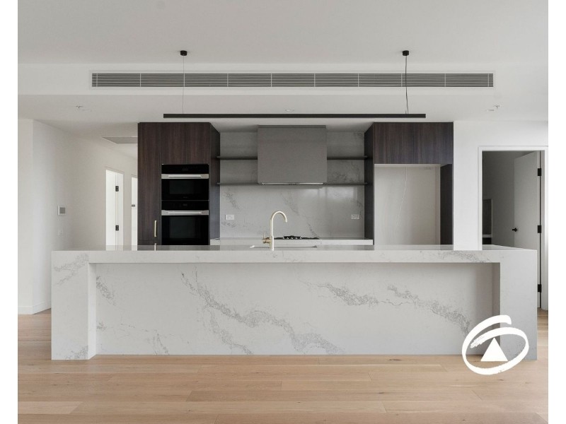 201/26 Langmore Lane, Berwick VIC 3806