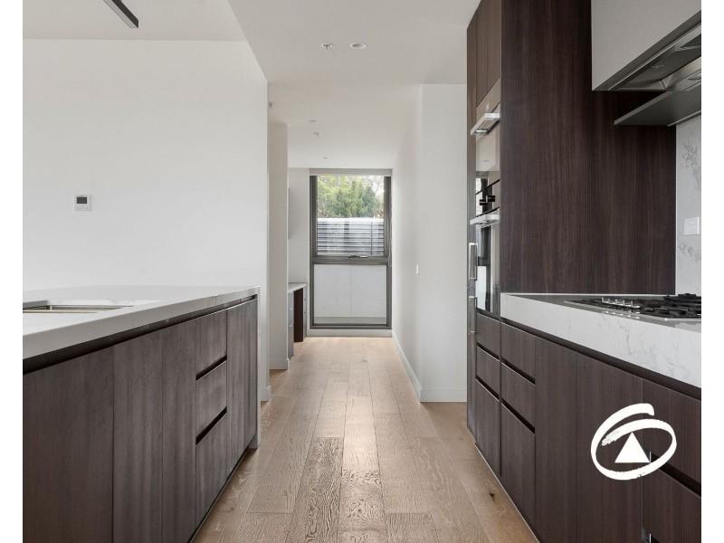201/26 Langmore Lane, Berwick VIC 3806