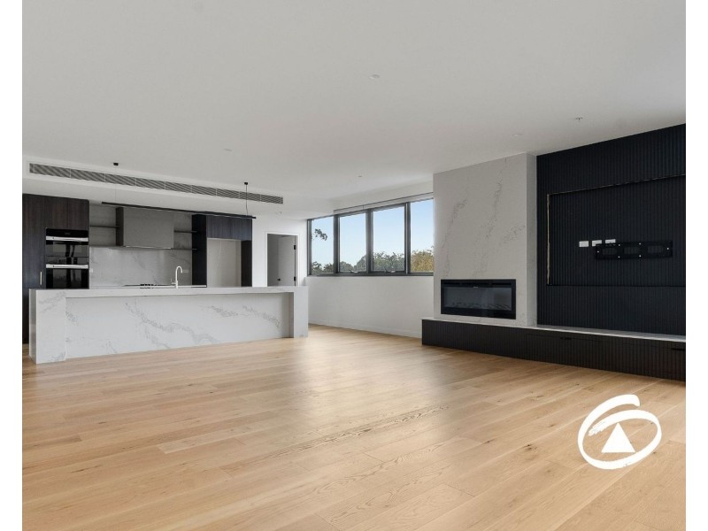 201/26 Langmore Lane, Berwick VIC 3806