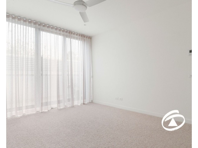 201/26 Langmore Lane, Berwick VIC 3806