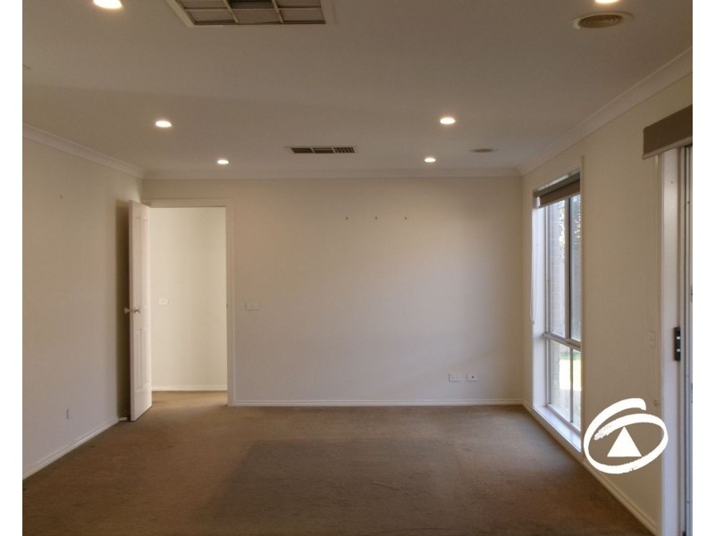 17 Arubi Avenue, Clyde North VIC 3978