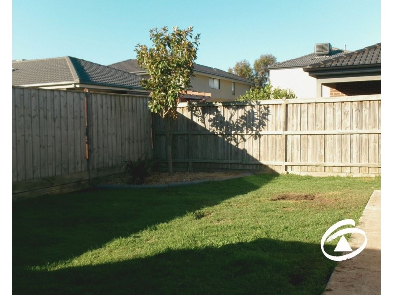 17 Arubi Avenue, Clyde North VIC 3978