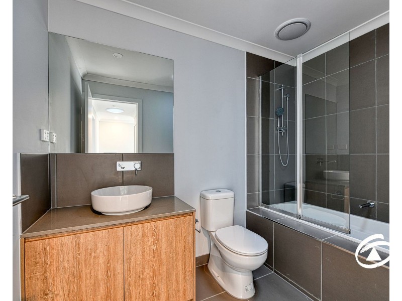 16 Borthwick Parade, Clyde North VIC 3978