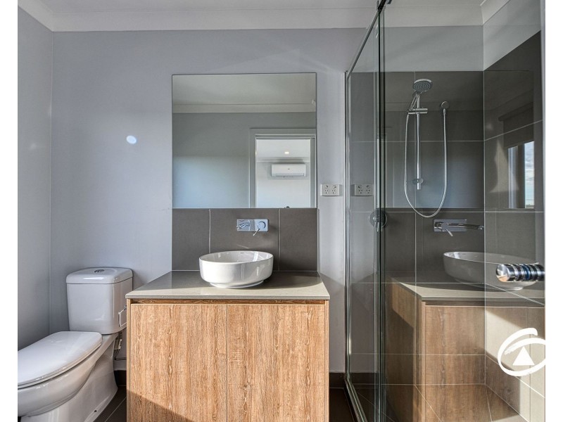 16 Borthwick Parade, Clyde North VIC 3978